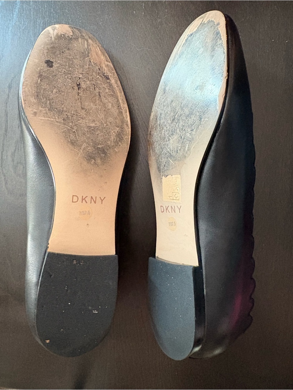 DKNY Black Scalloped Leather Ballet Flats - Picture 5 of 7